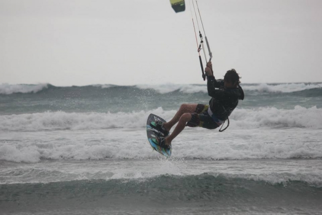  Kitesurfing 
